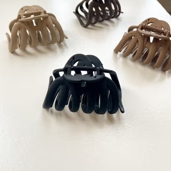 EMERY | LARGE WAVY MATTE CLAW | Hair clips | LOSHEN & CREM