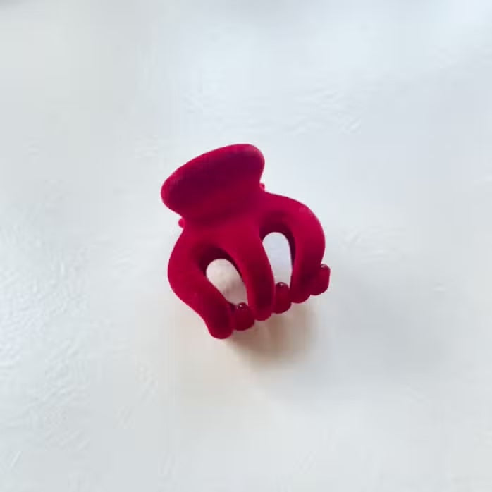 HOLLY | SMALL VELVET OCTOPUS CLAW CLIP | Hair clips | LOSHEN & CREM