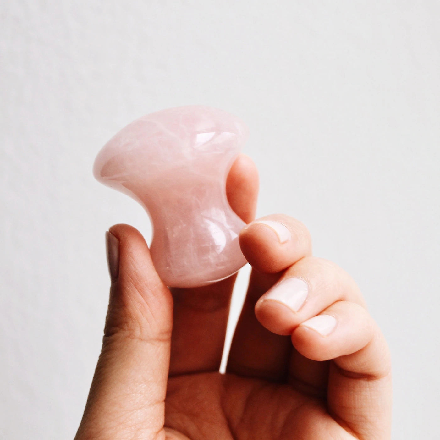 THE DE-PUFFING ROSE QUARTZ EYE MASSAGE TOOL | Gua Sha | LOSHEN & CREM